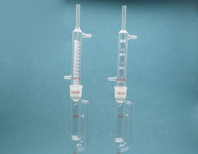 Soxhlet extraction apparatus with Allihn condenser