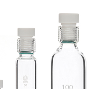 Borosilicate glass colorimetric tube with plastic plug