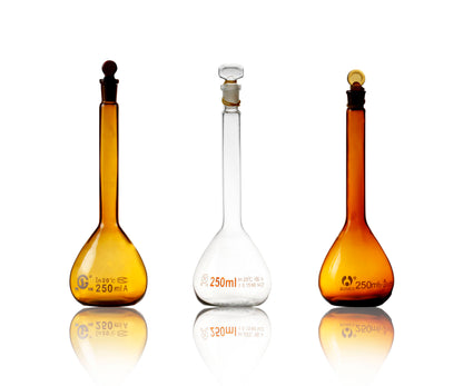 Glass brown volumetric flask