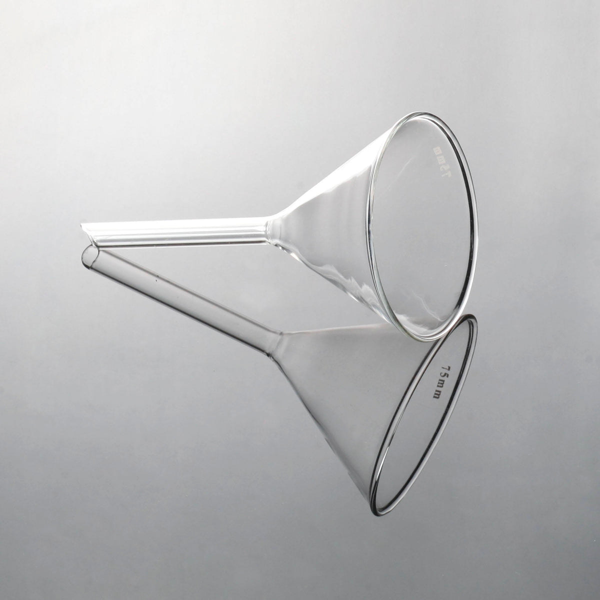 Glass Plain funnel with short stem