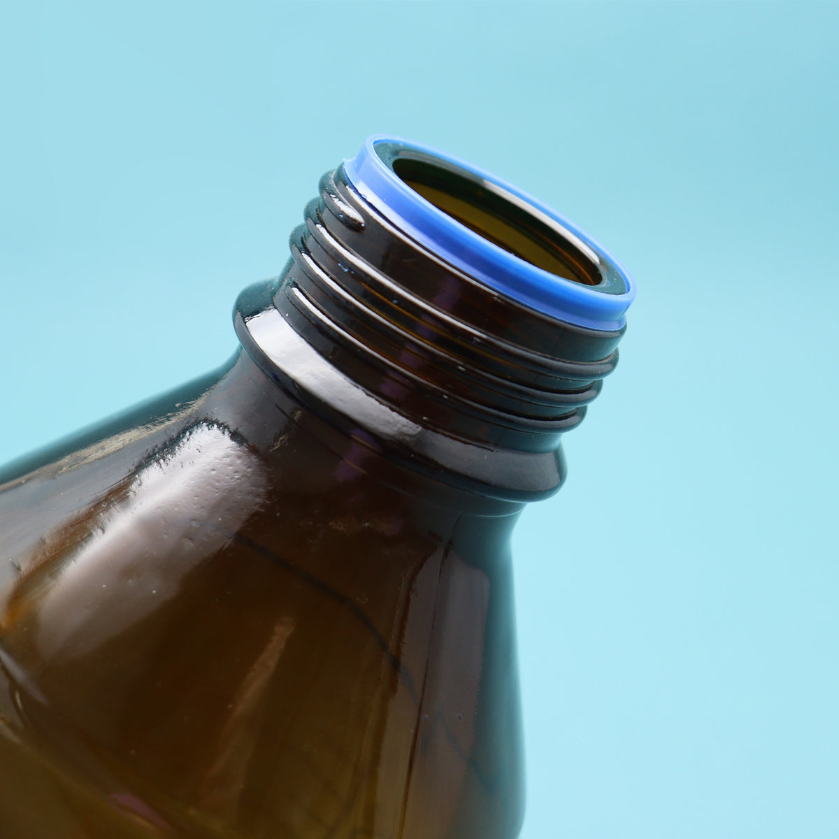 Glass Reagent/media bottle with GL45 blue screw cap ; stated thermostability -20C to 180C