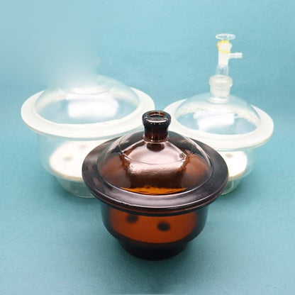 Vacuum desiccator with perforated porcelain plate