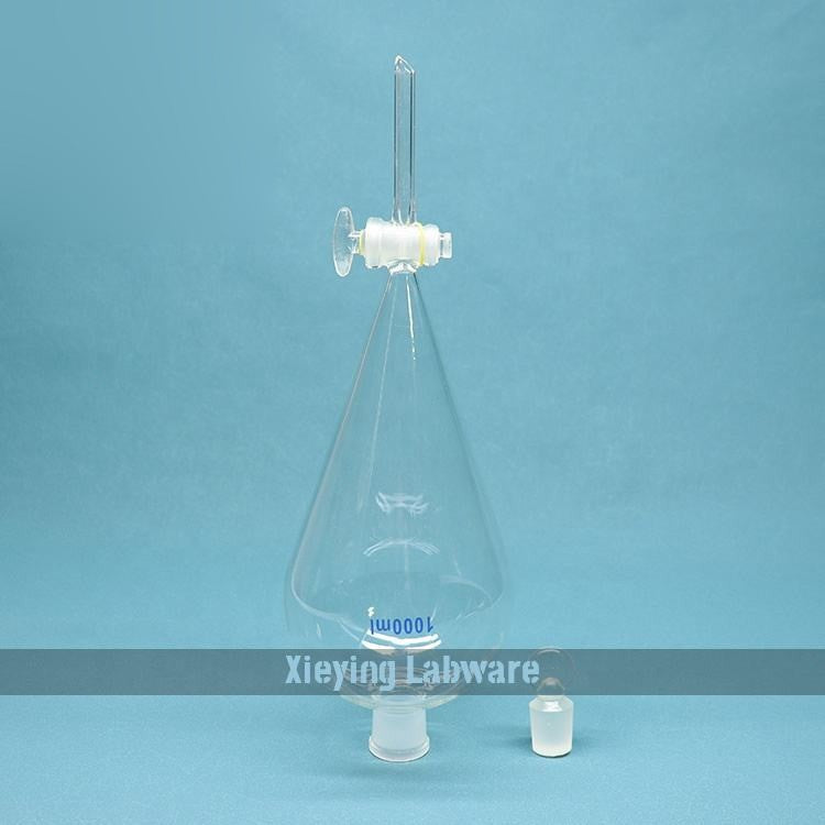 Glass pear-shaped separatory funnel