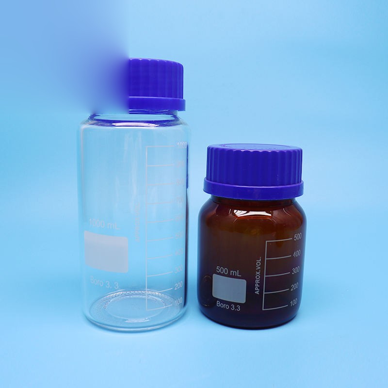 GL80 wide-mouth borosilicate glass reagent bottle with blue screw cap