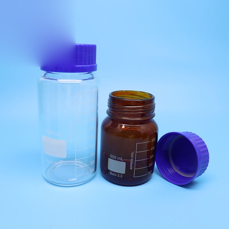 GL80 wide-mouth borosilicate glass reagent bottle with blue screw cap