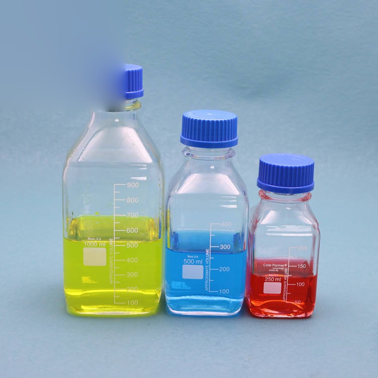 Reagent/media bottle with GL45 blue screw cap