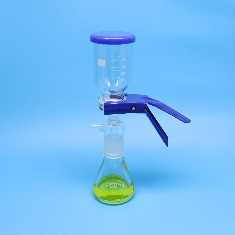 Sand core glass vacuum filtration apparatus