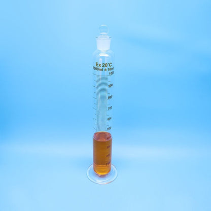 Borosilicate glass graduated measuring cylinder with stopper/plug and circular base