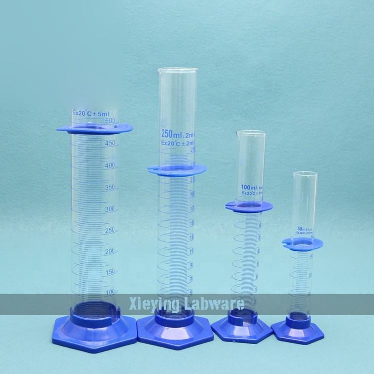 Borosilicate glass measuring cylinder with plastic hexagonal base and bumper guard