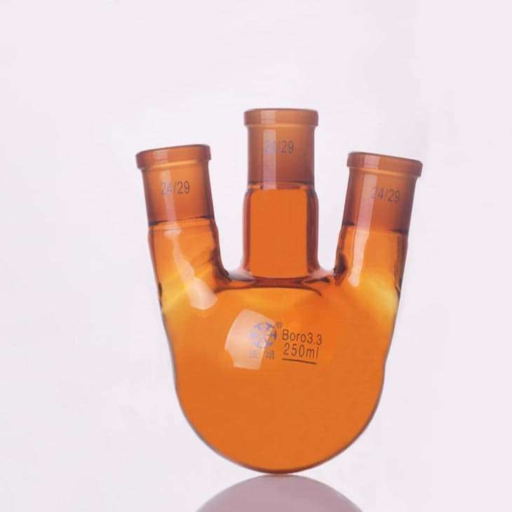 Three-necked round-bottom flask, bevelled side necks, brown glass, 100 ml to 500 ml