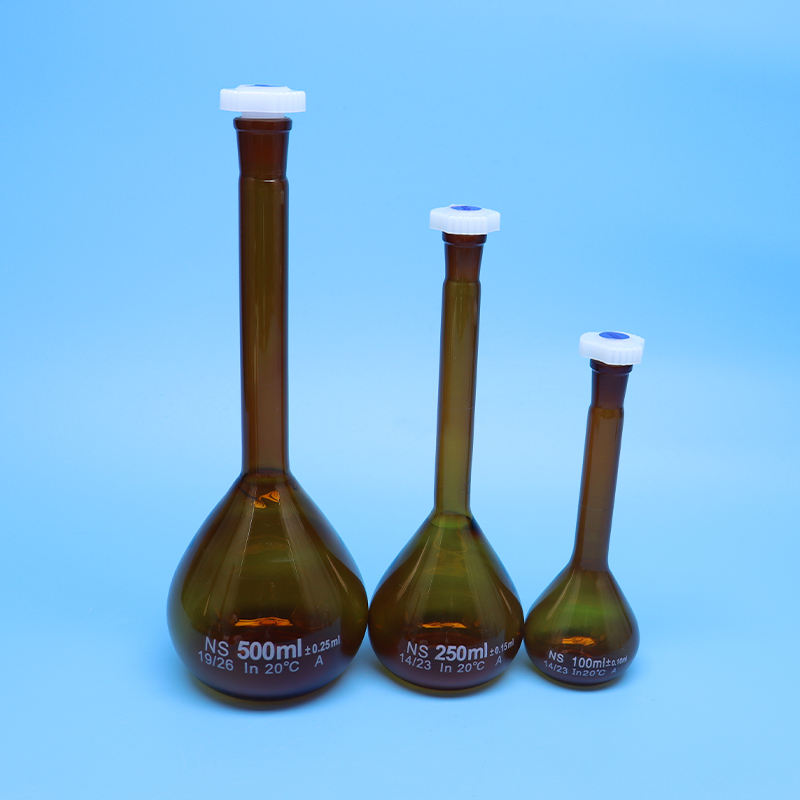 Class A Borosilicate Glass Volumetric Flask, Amber