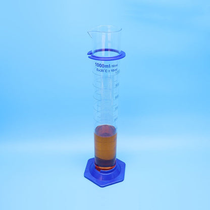 Borosilicate glass graduated measuring cylinder with plastic base