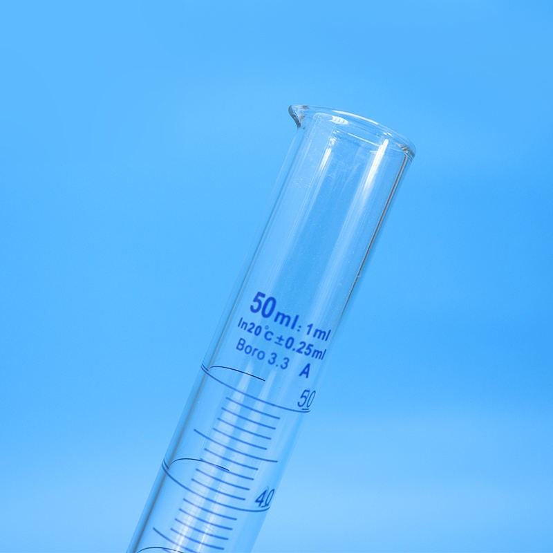 Borosilicate glass graduated measuring cylinder