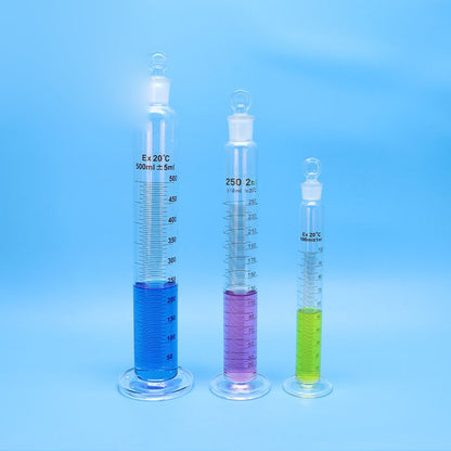 Borosilicate glass measuring cylinder with plug/stopper